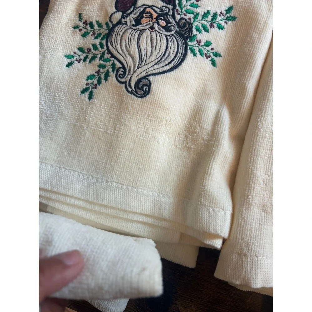 Vintage Santa Christmas Bath Towels Washcloths Set of 4 Embroidered Cotton